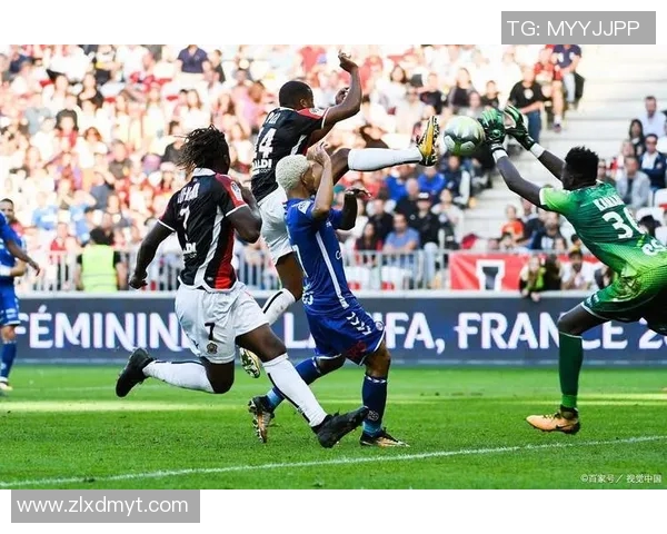 巴萨迎战费伦茨力争小组赛首胜展现强大实力